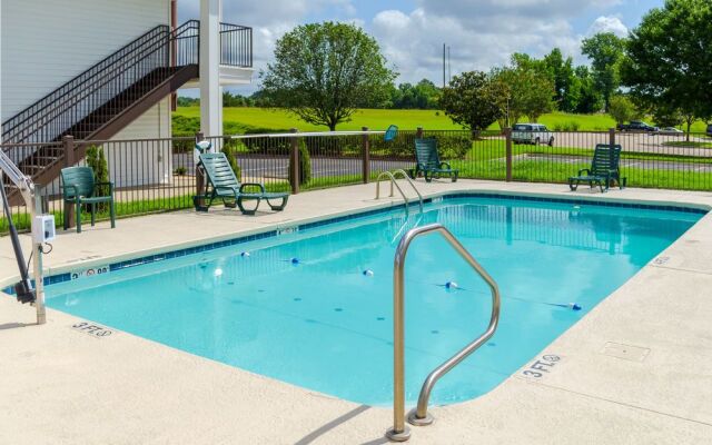 Baymont Inn & Suites Vicksburg