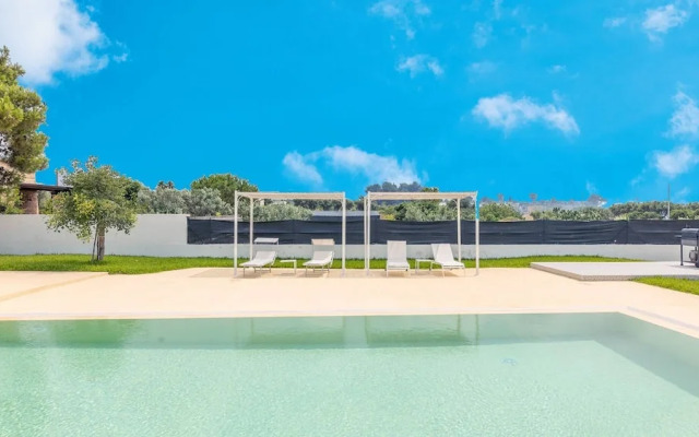 Villa Eriberto - Pool 3 Bedrooms 8 Sleeps