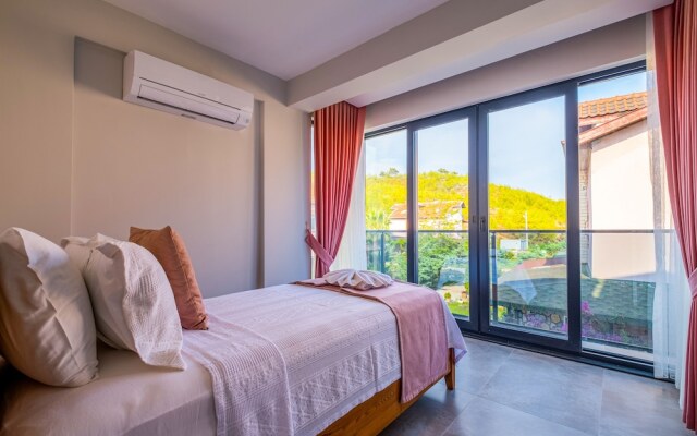 Lilly Villa 2