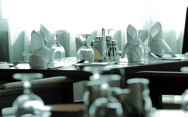 Park Regis Lotus Hotel