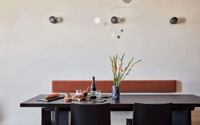 Archway Hotel & Residences