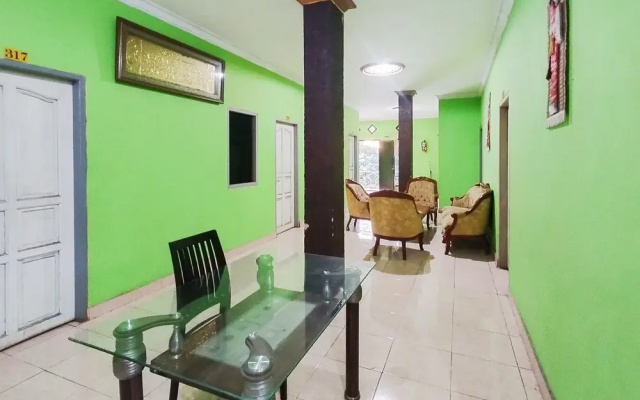 RedDoorz @ Hotel Grand Yuda Tenggarong