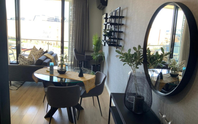 5 Star Elegant Apartments, Ellipse Waterfall City, Johannesburg