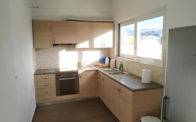 Pantazopoulou square apartment (central railway)