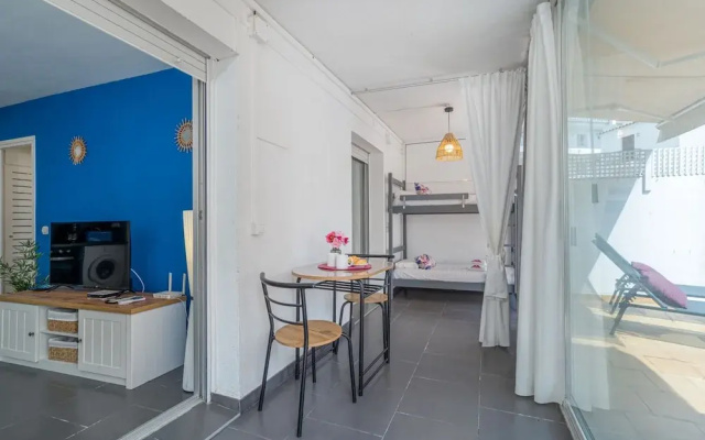Apartment in Empuriabrava Near Sandy Beach