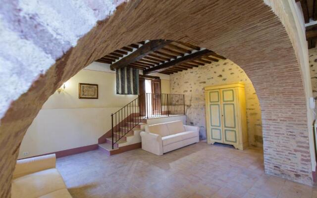 Borgo Colognola - Dimora Storica