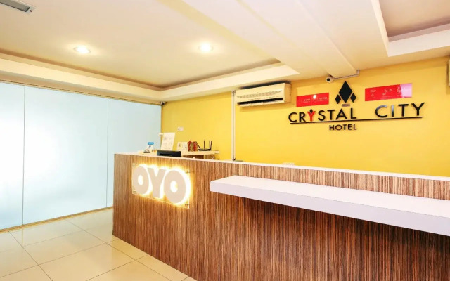 OYO 443 Crystal City Hotel