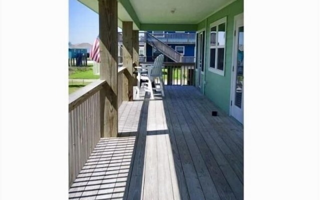 Mi Casa Del Mar 2 Bedroom Home by RedAwning