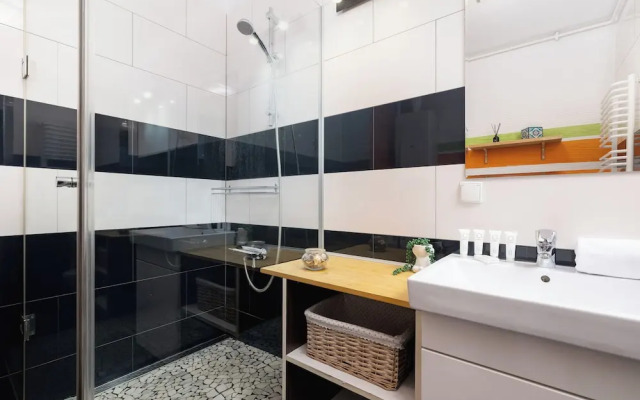 Działkowa Apartment Chorzów by Renters