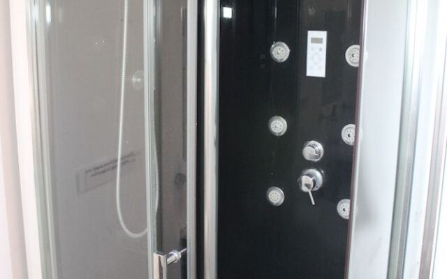 Bike and Dive Hostel