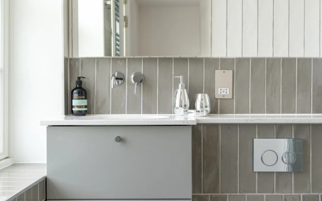 JOIVY Spectacular 3-Bed Flat Near Holland Park