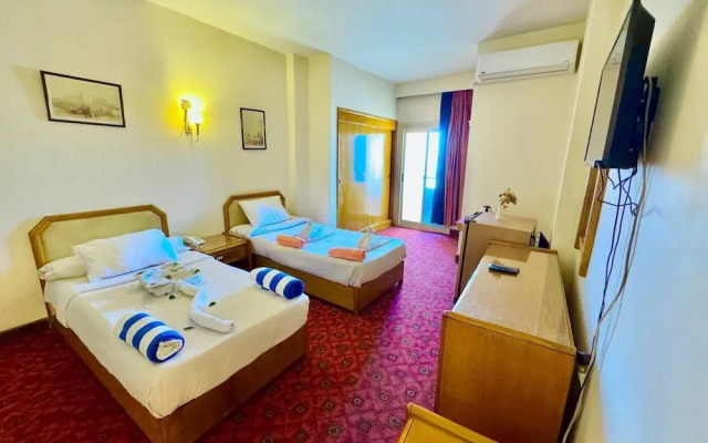 Queens Valley Hotel, Restaurants, Bars and Spa Luxor