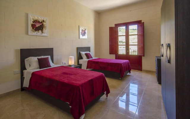 Tal-barun Farmhouse