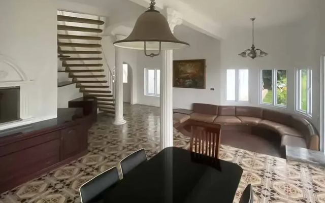 Villa di Sewakan by RedDoorz