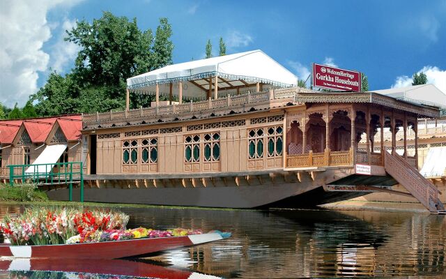 WelcomHeritage Gurkha Houseboats