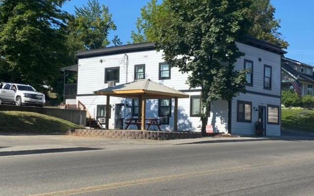 St. Maries Inn