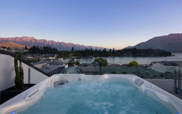 Shotover Penthouse & Spa by Staysouth