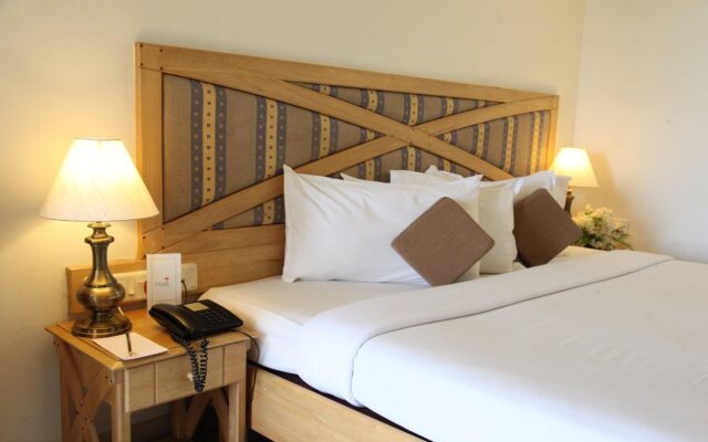 Lotus 8 Hotel