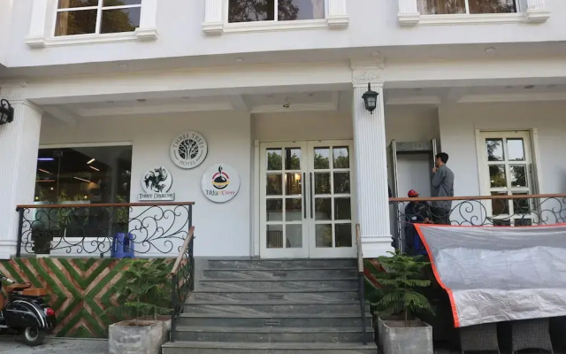 Three Trees Hotel