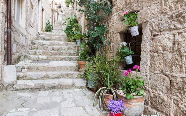 Divina Blue Apartments
