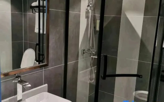 Pioneer·E-Sports Hotel (Ji'an Railway Station Jinggangshan University Branch) – Bathroom – Jian