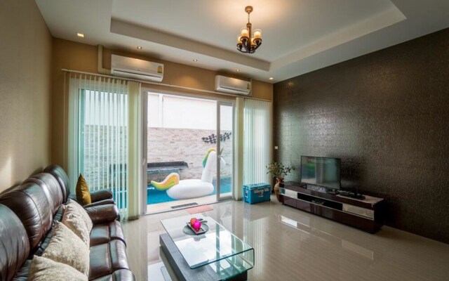 The Ville Jomtien Pool Villa By Larsen