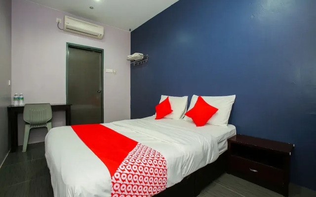 De Hotel by OYO Rooms