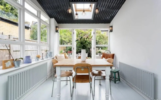 Veeve - Modern Cottage