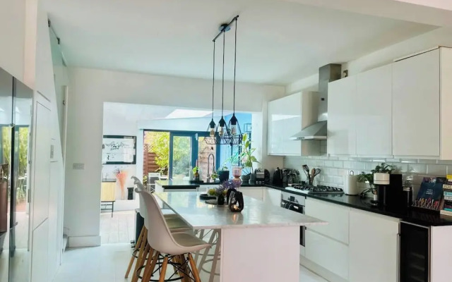 Townhouse by Notting Hill - Sleeps5/petsok/tv/wifi