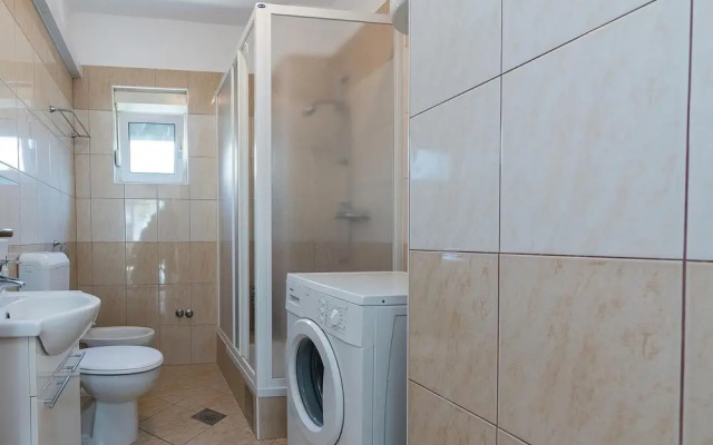 Nice Apartment in Vir With 3 Bedrooms