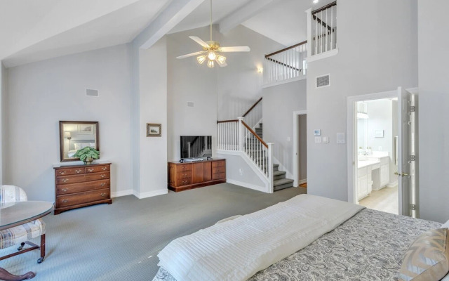 Spacious Urban Uptown Retreat 3 Bedroom Townhouse