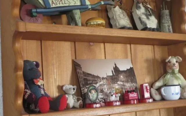 Tob's House