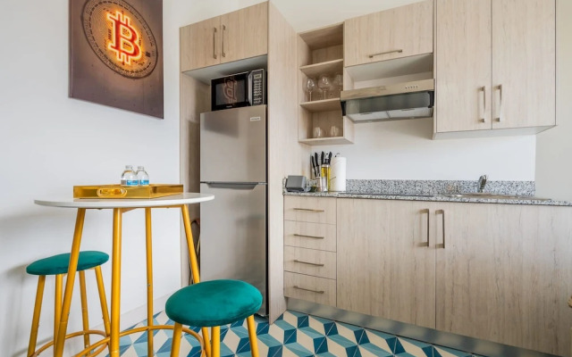 w Radiant Loft w Fabulous Deco in Santa Ana