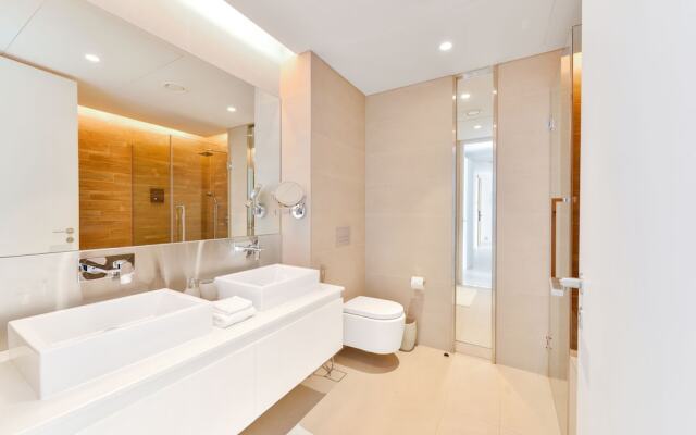 Posh Oceanfront 2BR in Bluewaters Island