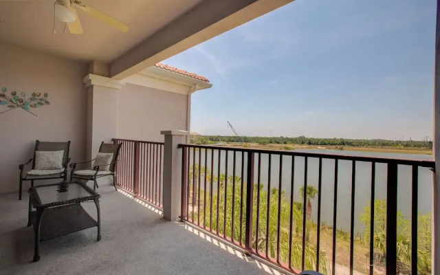 Penthouse w/ Spectacular Lakeview! Near Disney