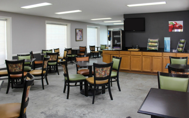 Quality Inn Crossville Near Cumberland Mountain State Park