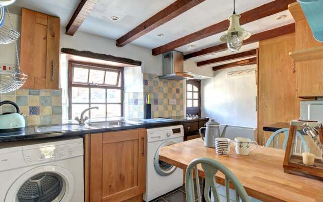 Authentic Holiday Home in Penrose near Beach