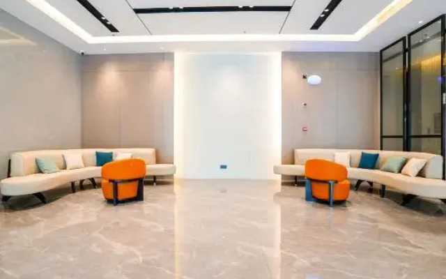 Elong ME Hotel (Yangjiang Transportation Hub Jinshan Road)