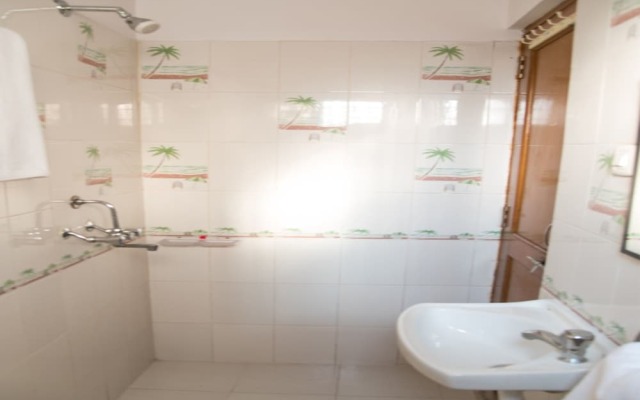 OYO 11933 Home Classic 3BHK near Geetanjali Hospital