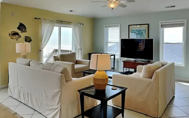 Barefoot Bungalow by Topsail Realty
