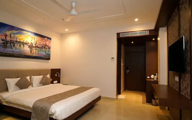 Swarna Hotel & Resort