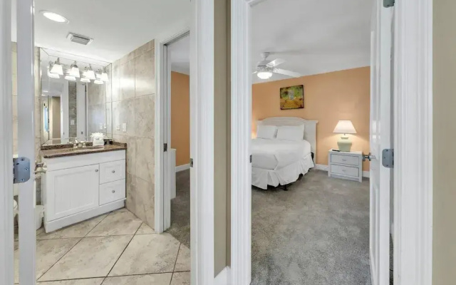 Destin Towers 93