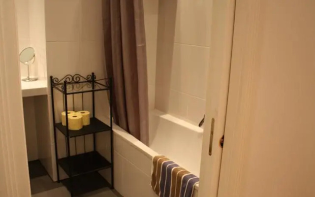 Opera Studio Apartment