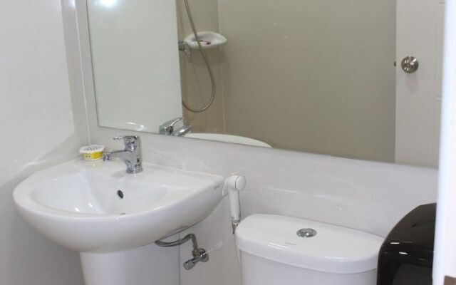 Oyo 75409 Premium The Family Hotel