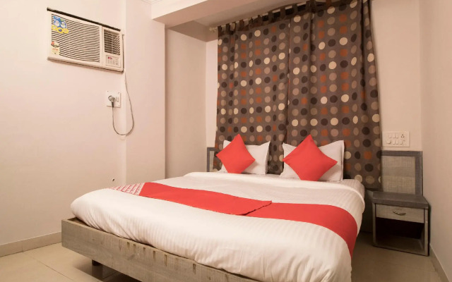 OYO Flagship 37831 Hotel Hem Executive