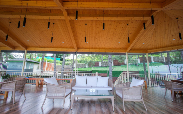The Woods Retreat