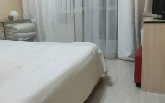 Апартаменты на Старых Большевиков, 77