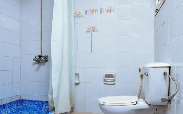 Lapaz Hotel by OYO Rooms