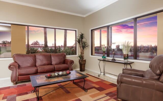 Days Inn And Suites Huntsville