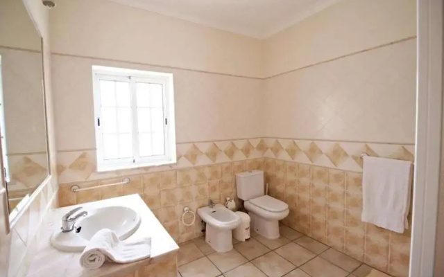 Villa In Albufeira, Portugal 101343